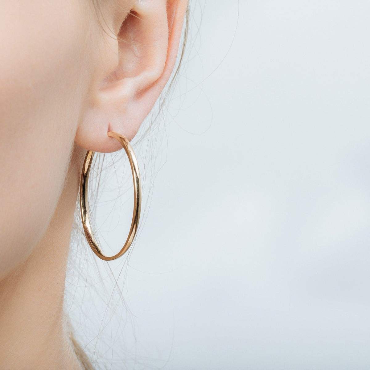 tophatter-hoop-earrings-blog