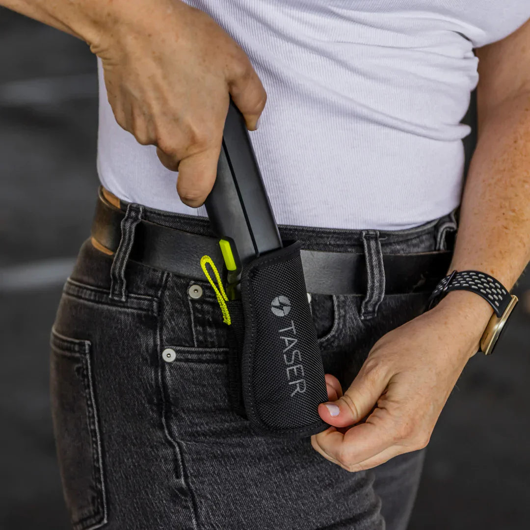 TASER StrikeLight 2 Kit Taser Gun - Tophatter Daily Deals