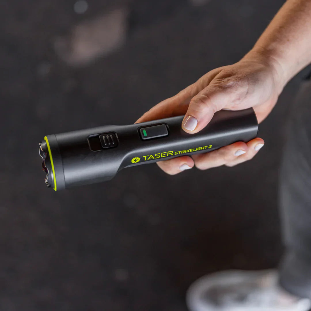 TASER StrikeLight 2 Kit Taser Gun - Tophatter Daily Deals