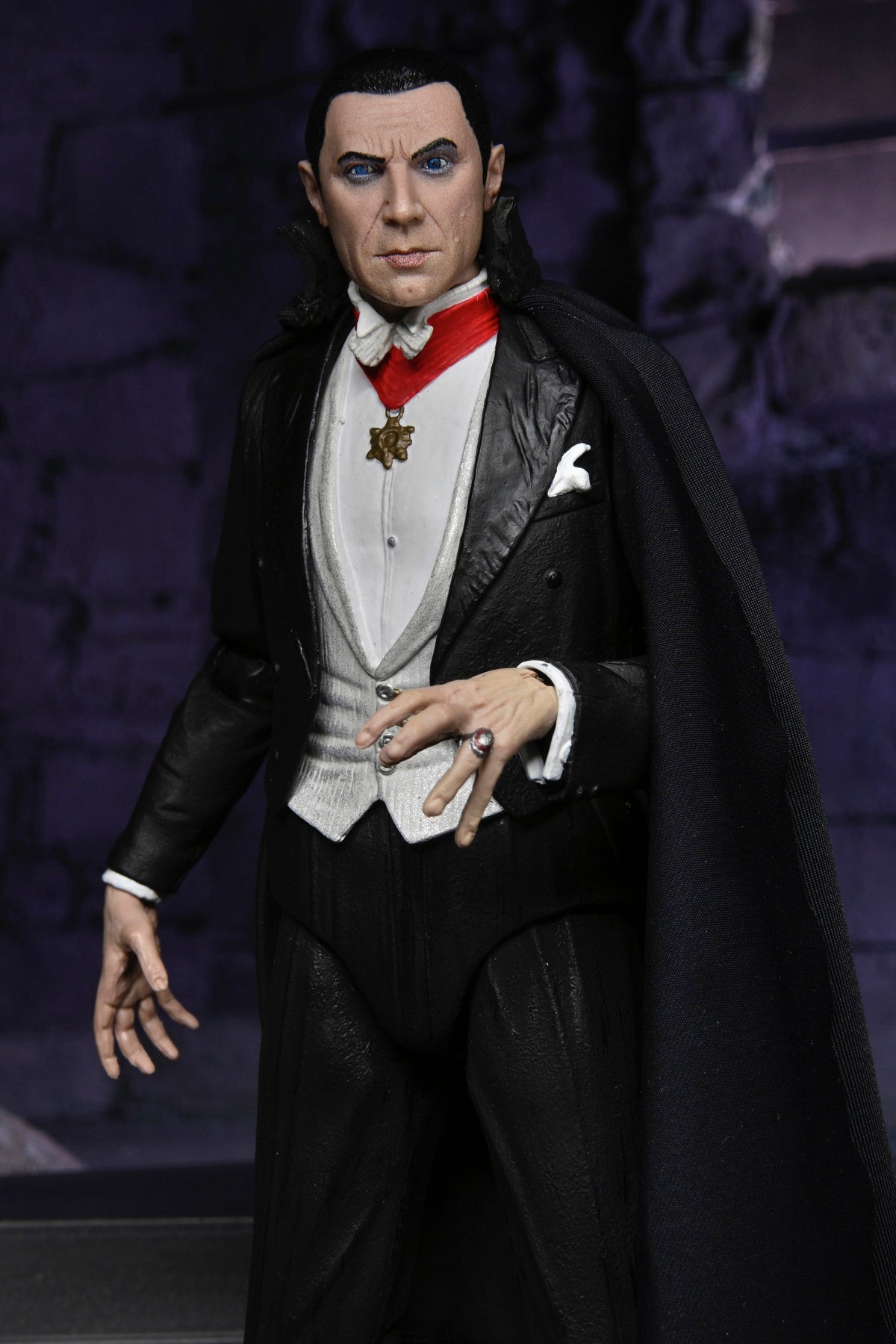 Dracula (Colour) – Universal Monsters Ultimate Dracula (Transylvania) Action Figure Action Figure - Tophatter Daily Deals