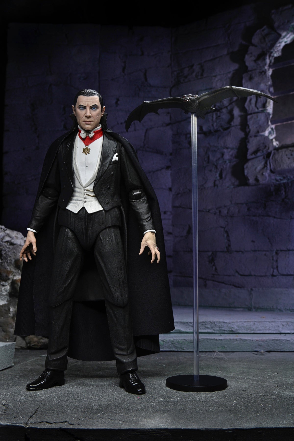 Dracula (Colour) – Universal Monsters Ultimate Dracula (Transylvania) Action Figure Action Figure - Tophatter Daily Deals