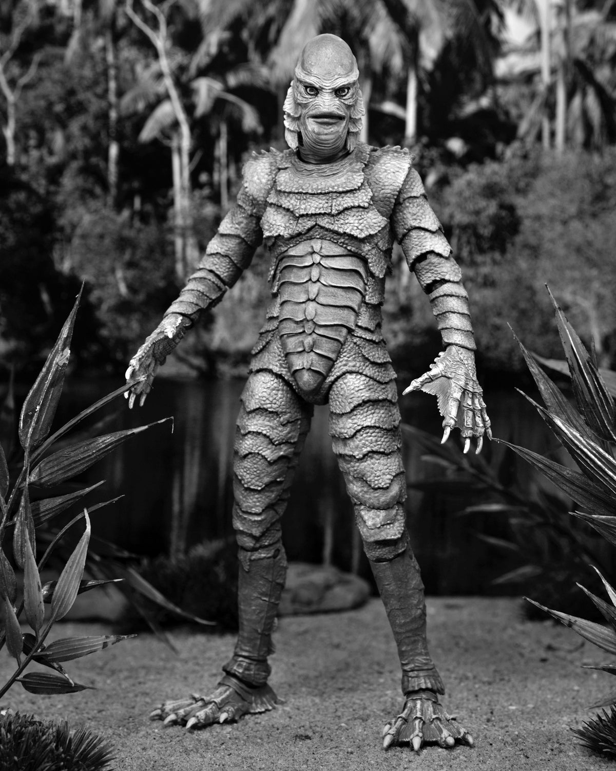 Universal Monsters – Ultimate Creature from the Black Lagoon (Black & White) Action Figure Action Figure - Tophatter Daily Deals