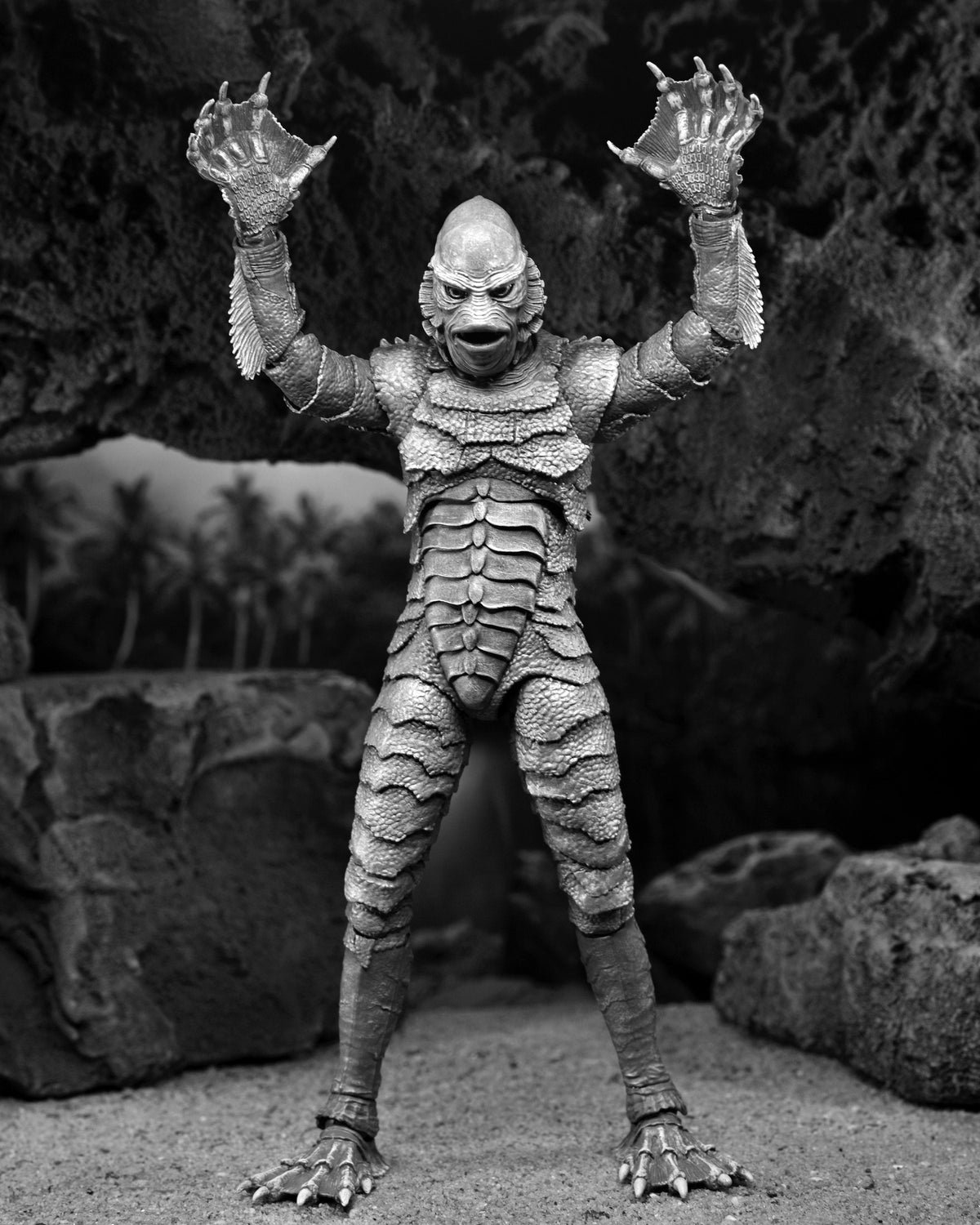 Universal Monsters – Ultimate Creature from the Black Lagoon (Black & White) Action Figure Action Figure - Tophatter Daily Deals