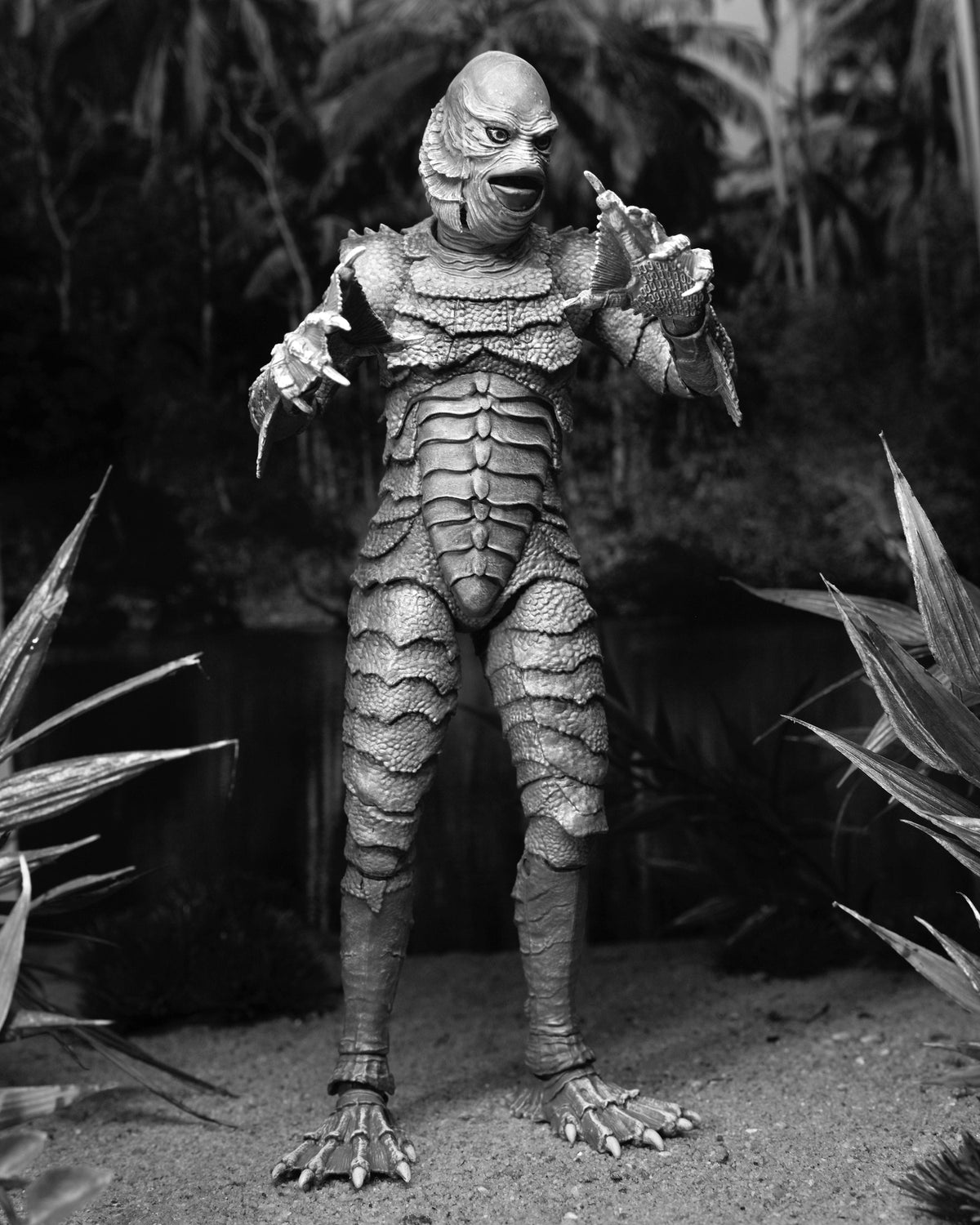 Universal Monsters – Ultimate Creature from the Black Lagoon (Black & White) Action Figure Action Figure - Tophatter Daily Deals