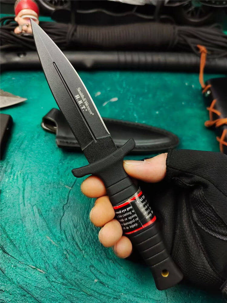 Smith. Wesson HRT9B Double-edged Dagger-GS75 Pocket Knives - Tophatter Daily Deals