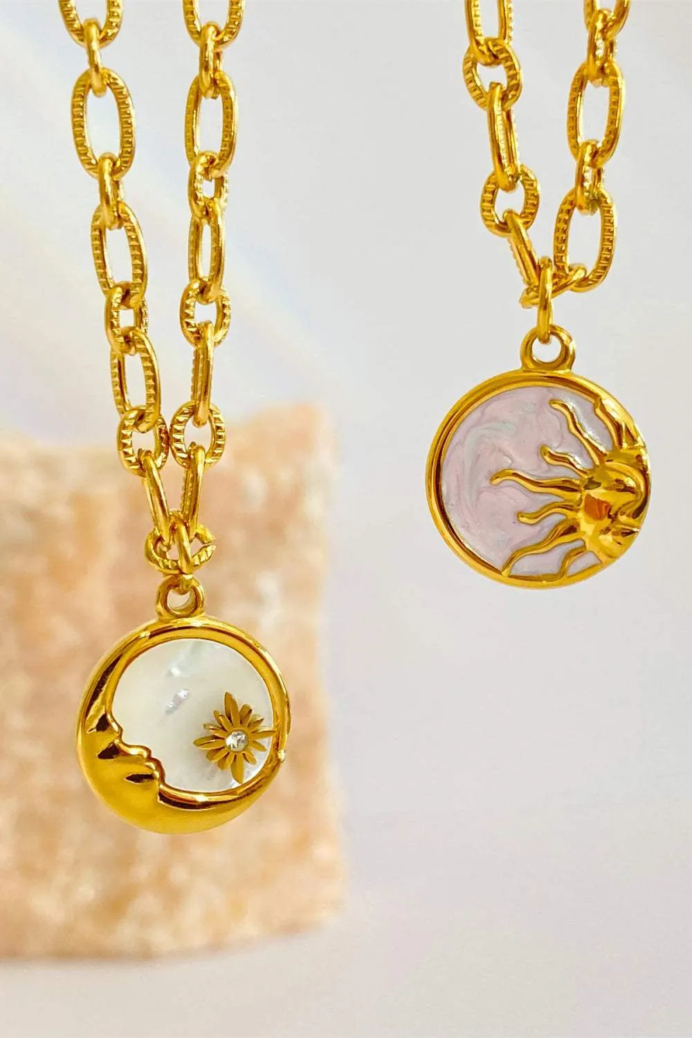 Round Pendant Stainless Steel Necklace Necklaces - Tophatter Daily Deals