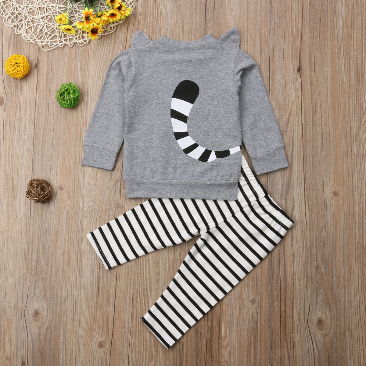Brown Bear Shape Cute Long-sleeved Simple Children's Suit 0 - Tophatter Daily Deals