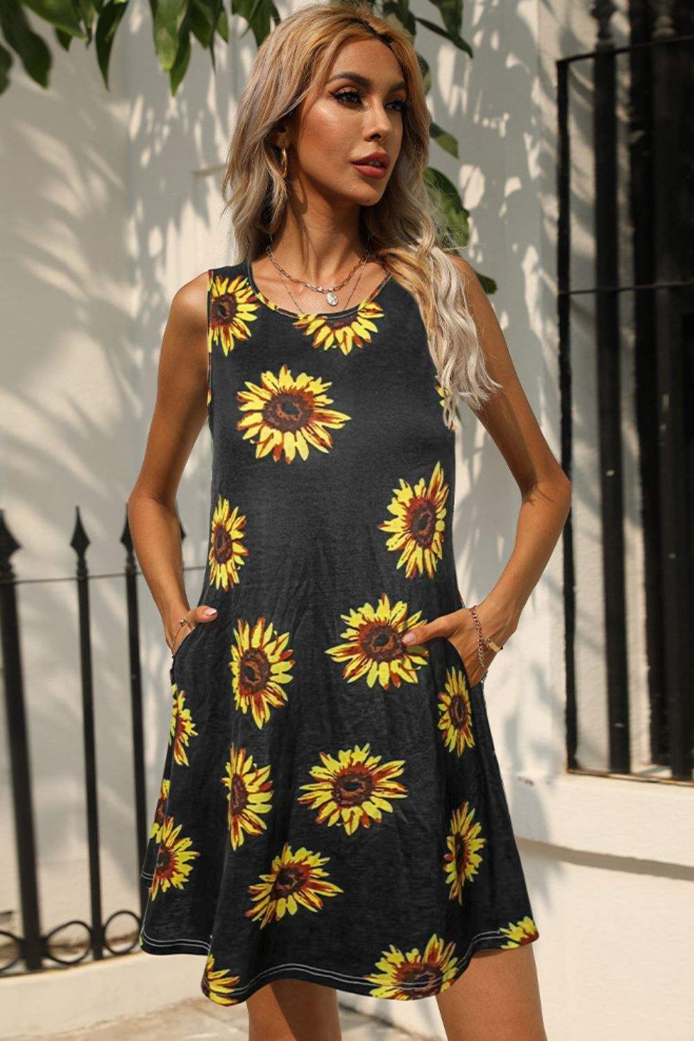 Printed Round Neck Sleeveless Dress with Pockets Black Casual Dresses - Tophatter Daily Deals