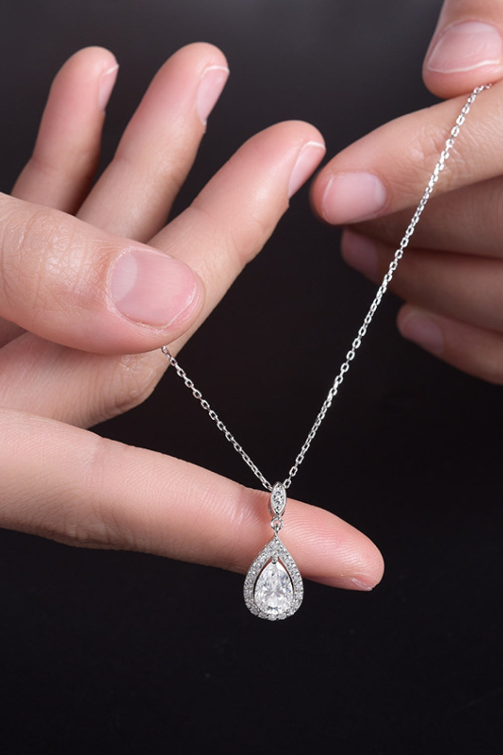 1.5 Carat Moissanite 925 Sterling Silver Teardrop Necklace - Tophatter Deals and Online Shopping - Electronics, Jewelry, Beauty, Health, Gadgets, Fashion - Tophatter's Discounts & Offers - tophatters