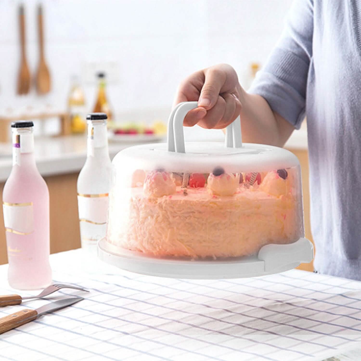 10" Cake Storage Container with Handle Plastic Cake Box Kitchen Storage - Tophatter Daily Deals