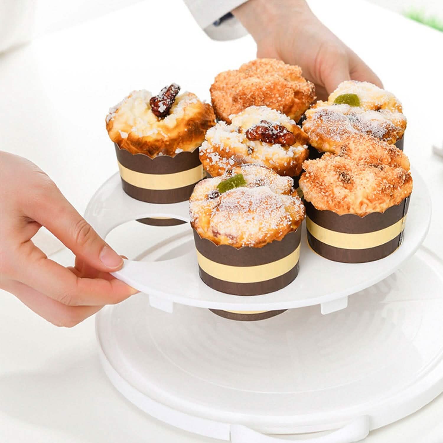 10" Cake Storage Container with Handle Plastic Cake Box Kitchen Storage - Tophatter Daily Deals