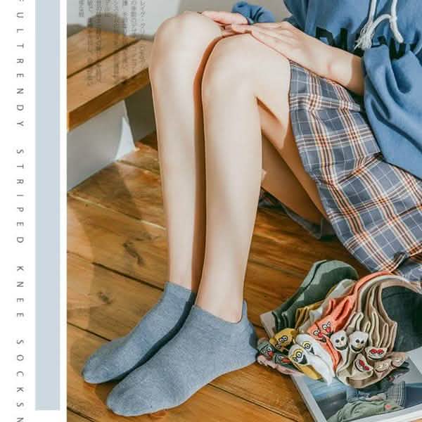 10-Pack: Embroidered Expression Women Socks Women's Socks & Hosiery - Tophatter Daily Deals