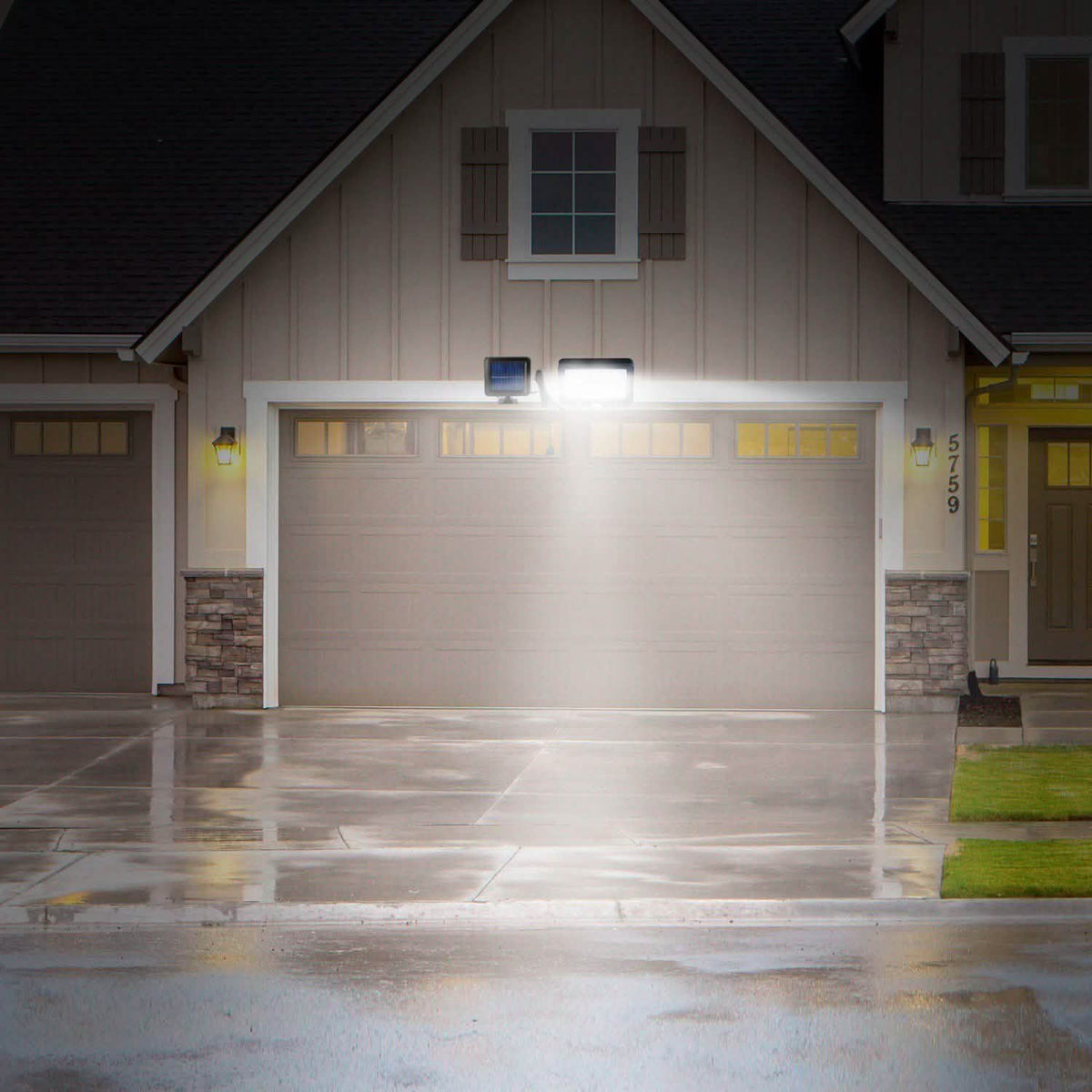 100 LED Solar Powered Wall Lights Outdoor Outdoor Lighting - Tophatter Daily Deals