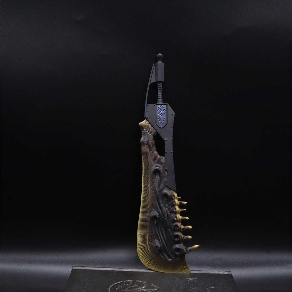 1/6 Scale MH Giant JawBlade Great Sword Metal Miniature - Tophatter Daily Deals