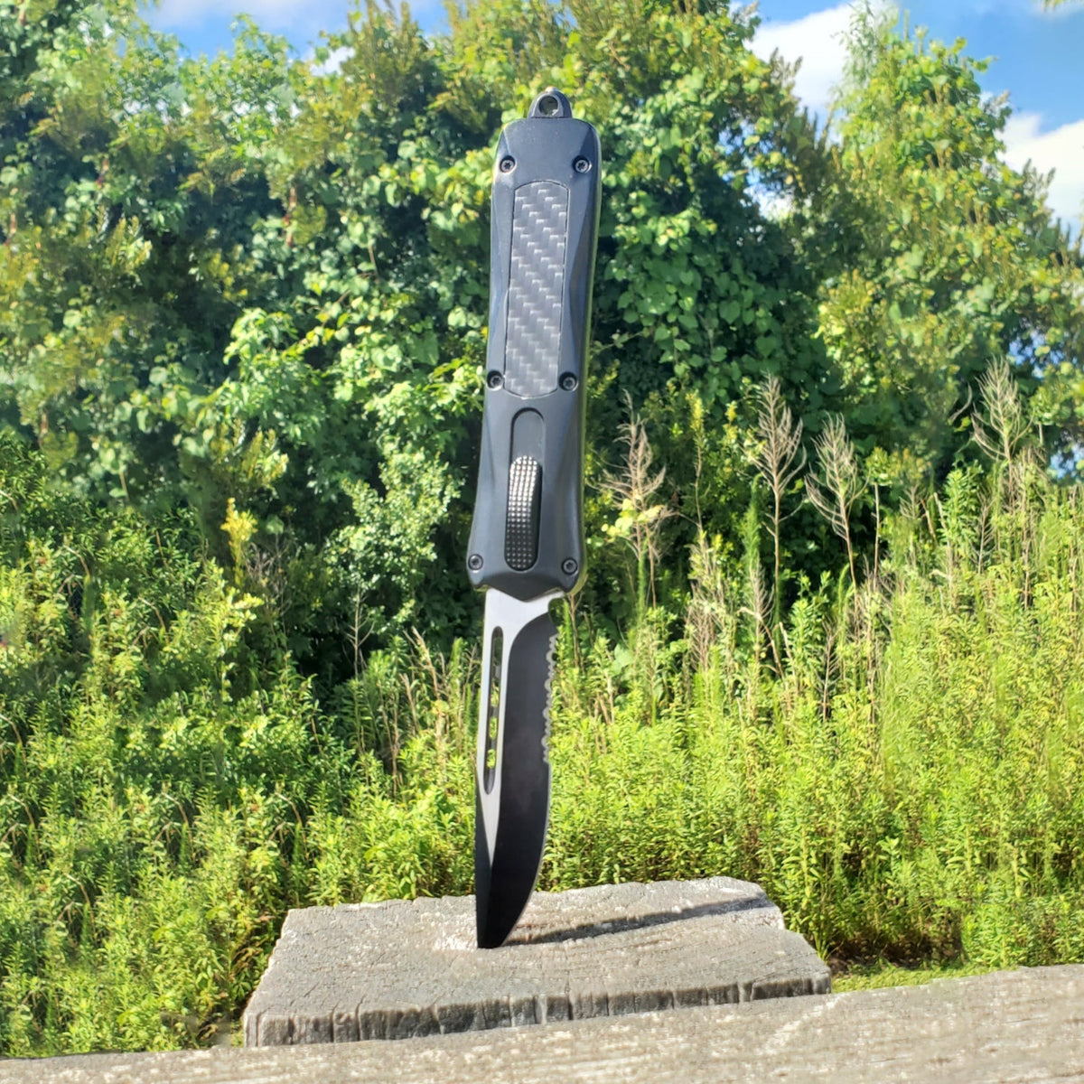 Carbon Fiber Automatic OTF Knife w/ Belt Clip Knife - Tophatter Daily Deals