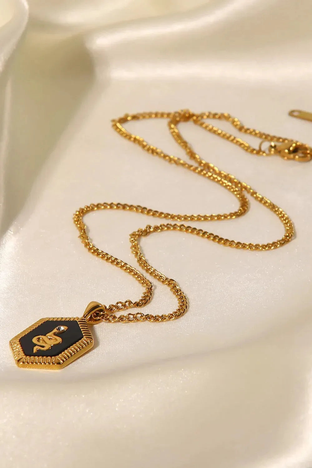 18K Gold Plated Snake Geometric Pendant Necklace Necklaces - Tophatter Daily Deals