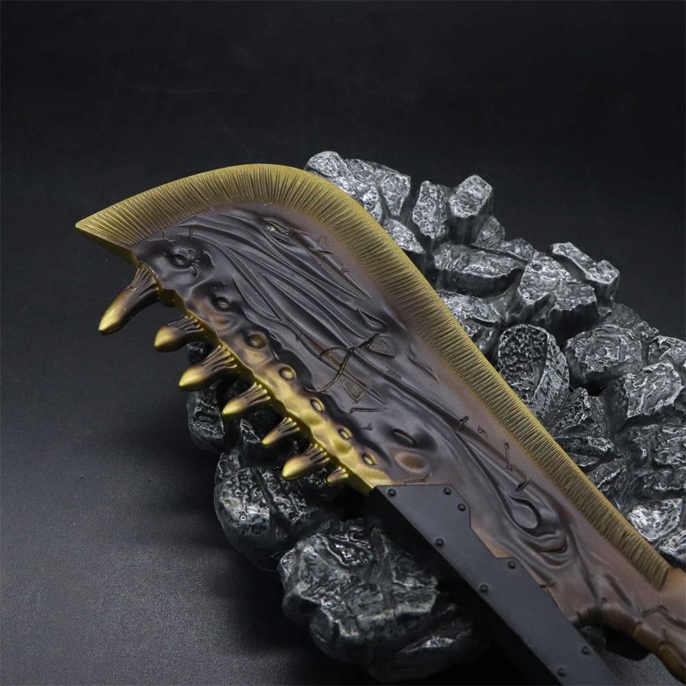 1/6 Scale MH Giant JawBlade Great Sword Metal Miniature - Tophatter Daily Deals
