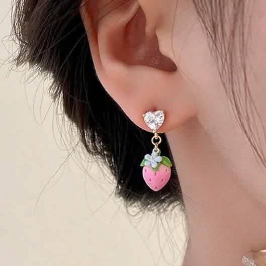 14K-Gold Cute Strawberry Hanging Earring Earrings - Tophatter Daily Deals