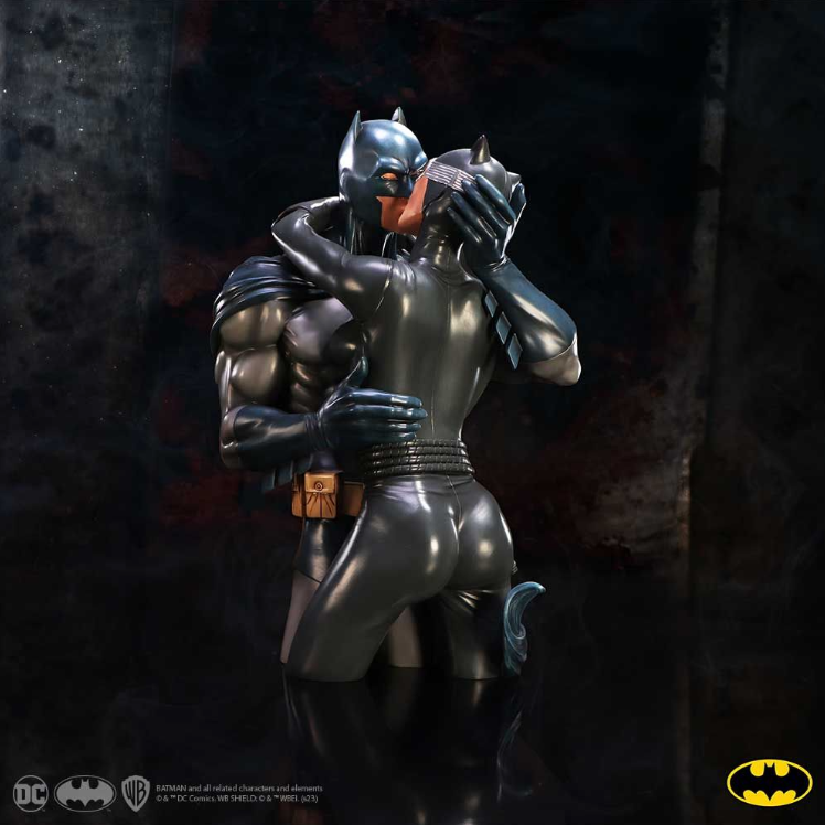 Batman & Catwoman DC Collectible Bust Statue - Tophatter Daily Deals