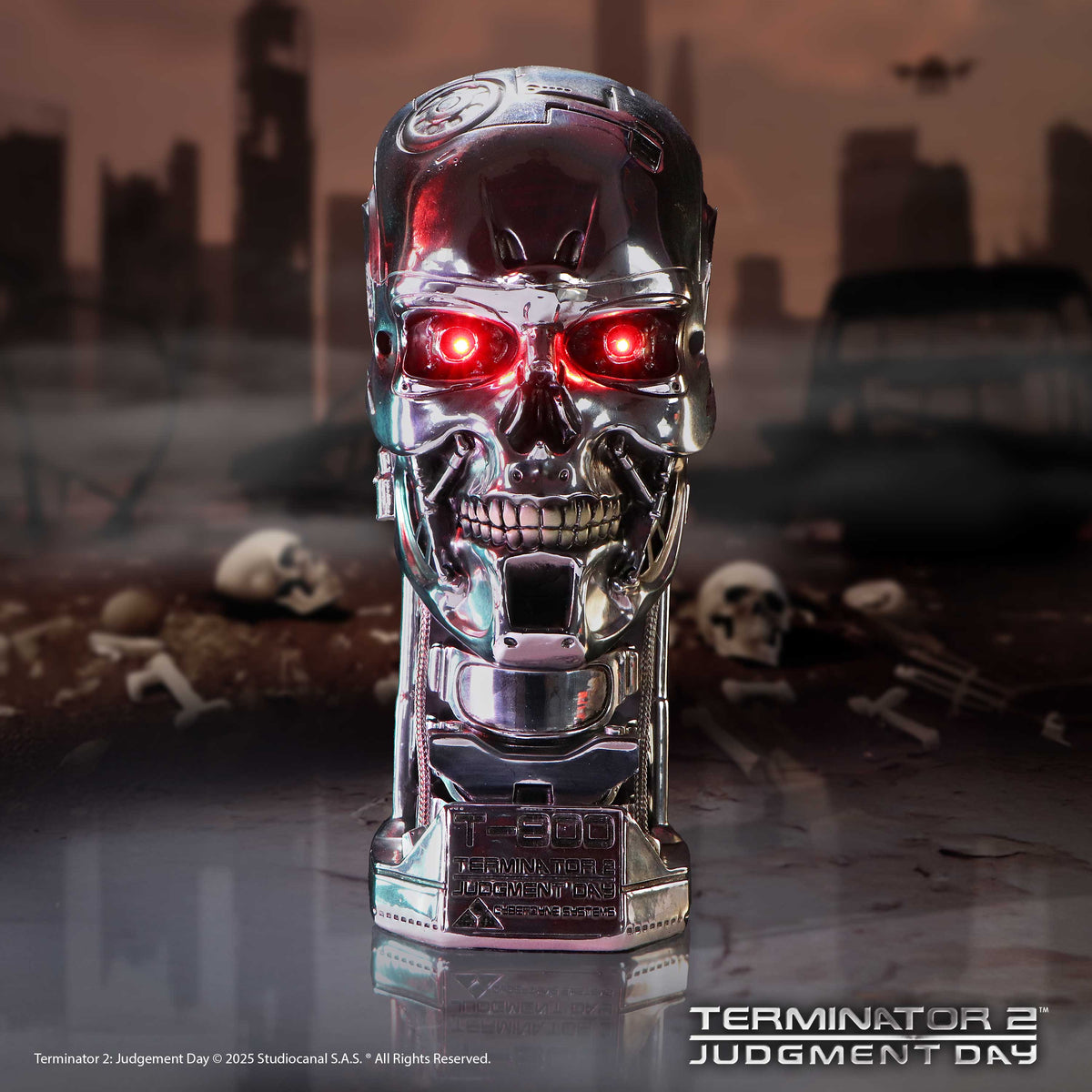 Terminator - T-800 Terminator Light Up Figurine Collectible Figure - Tophatter Daily Deals