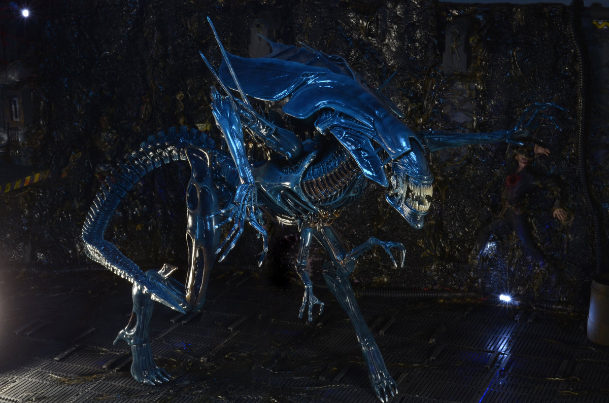 Aliens – Official Xenomorph Queen Ultra Deluxe 30" Action Figure Action Figure - Tophatter Daily Deals
