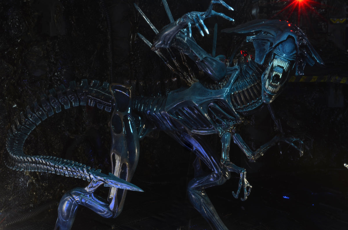 Aliens – Official Xenomorph Queen Ultra Deluxe 30" Action Figure Action Figure - Tophatter Daily Deals