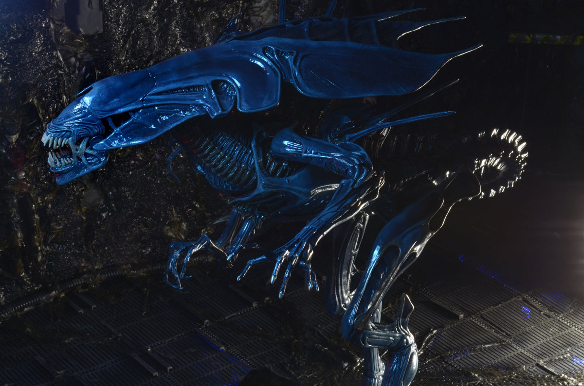 Aliens – Official Xenomorph Queen Ultra Deluxe 30" Action Figure Action Figure - Tophatter Daily Deals