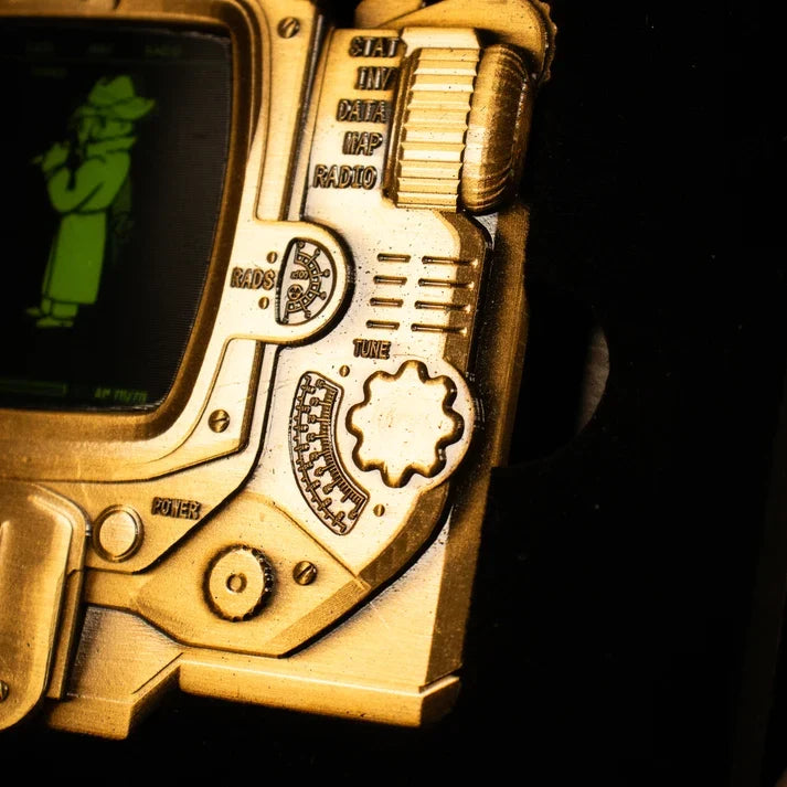 Fallout – Official Pip-Boy Mysterious Stranger Lenticular Ingot Replica Coin - Tophatter Daily Deals