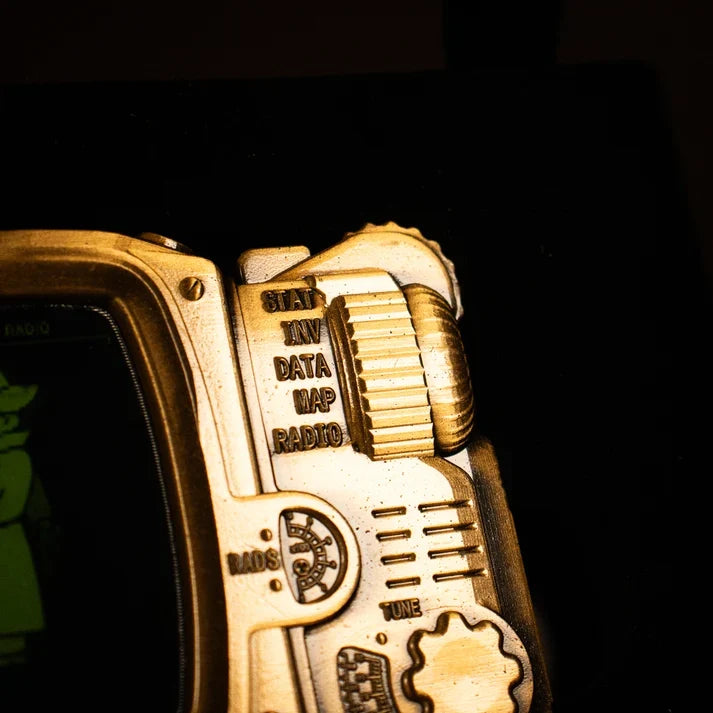 Fallout – Official Pip-Boy Mysterious Stranger Lenticular Ingot Replica Coin - Tophatter Daily Deals