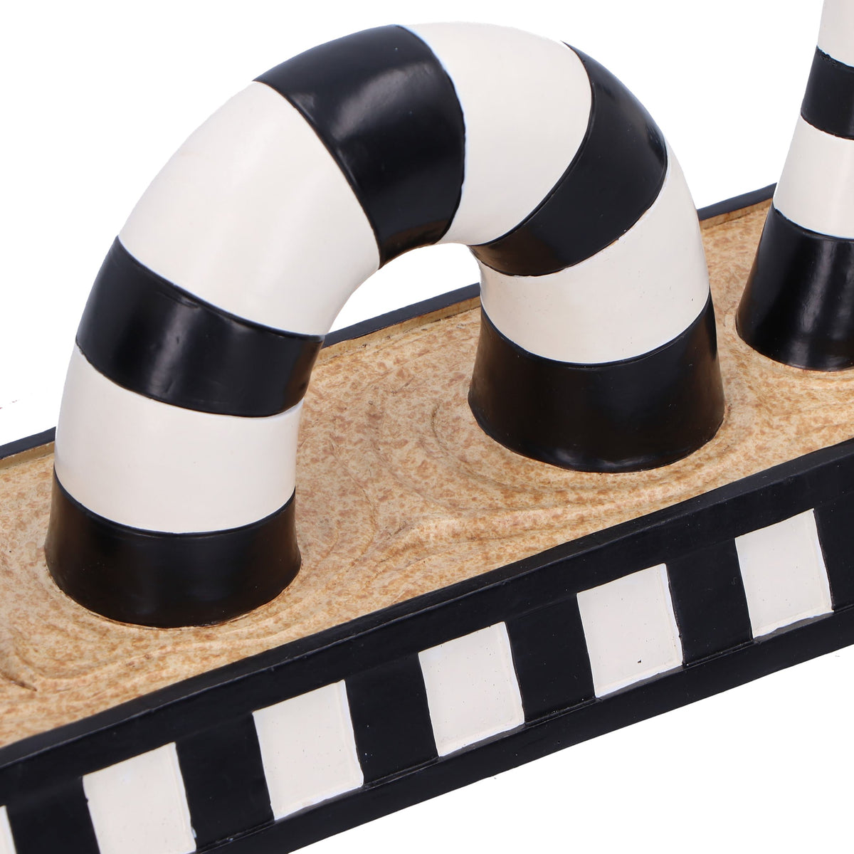 Beetlejuice – Official Sandworm Figurine Collectible Figure - Tophatter Daily Deals