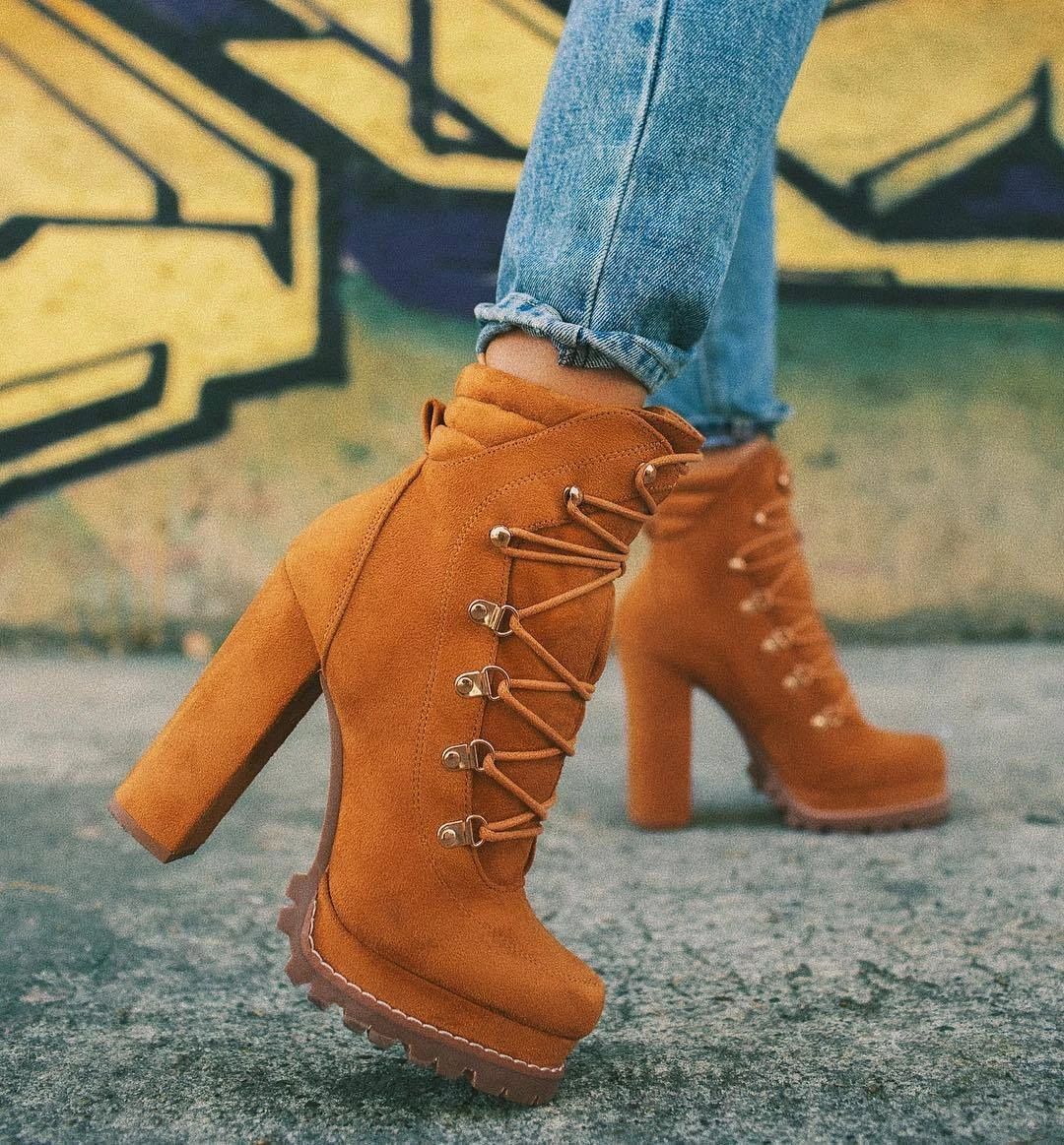 Autumn And Winter New Products European And American Style Ultra-High-Heeled Rivet Waterproof Platform Ladies Short Boots 0 - Tophatter Daily Deals