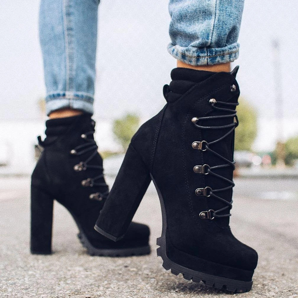 Autumn And Winter New Products European And American Style Ultra-High-Heeled Rivet Waterproof Platform Ladies Short Boots 0 - Tophatter Daily Deals