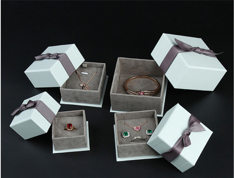 Bowknot Jewelry Box Necklace Jewelry Gift Flannel 0 - Tophatter Daily Deals