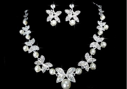 Butterfly Bridal Jewelry Set Chain Pearl Jewelry Three Piece Bridal Soft Chain Headdress Bridal Jewelry Set 2 pieces 0 - Tophatter Daily Deals