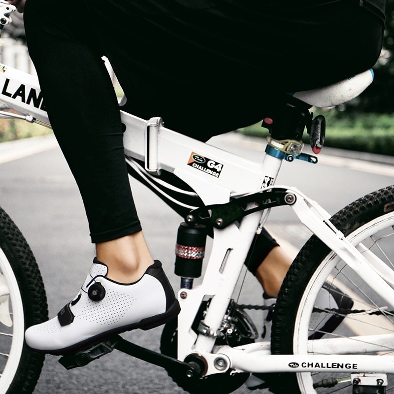 Bicycle riding shoes 0 - Tophatter Daily Deals