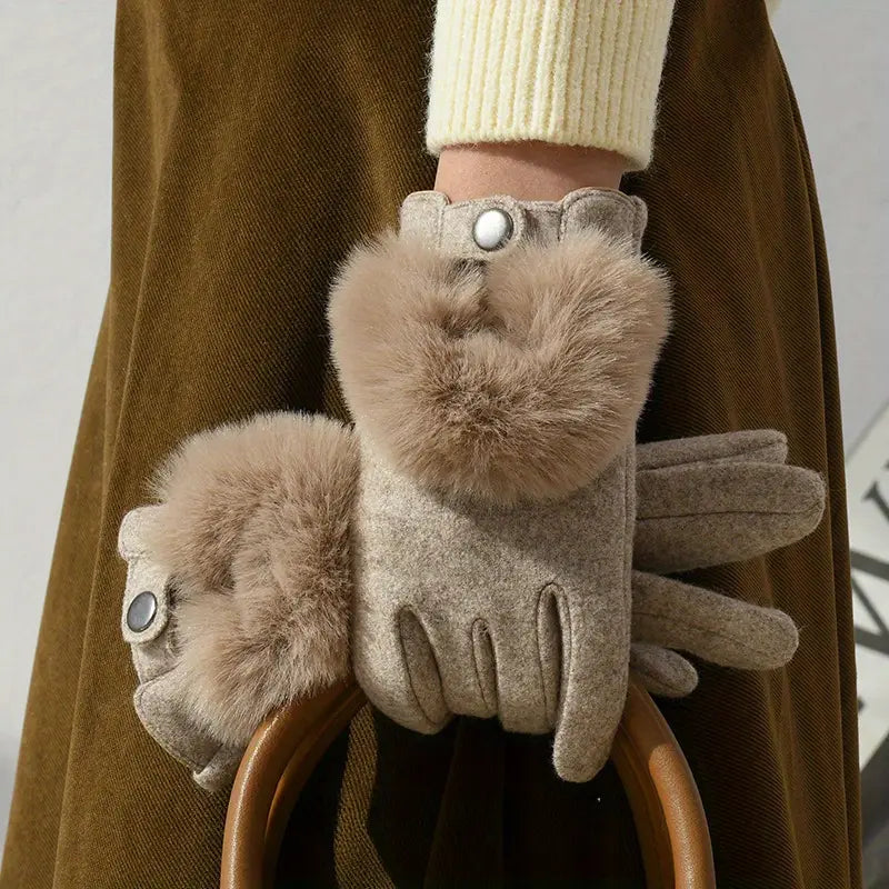 Insulating Women’s Winter Gloves – Faux Fur Trim, Cashmere Khaki One size - Tophatter Daily Deals