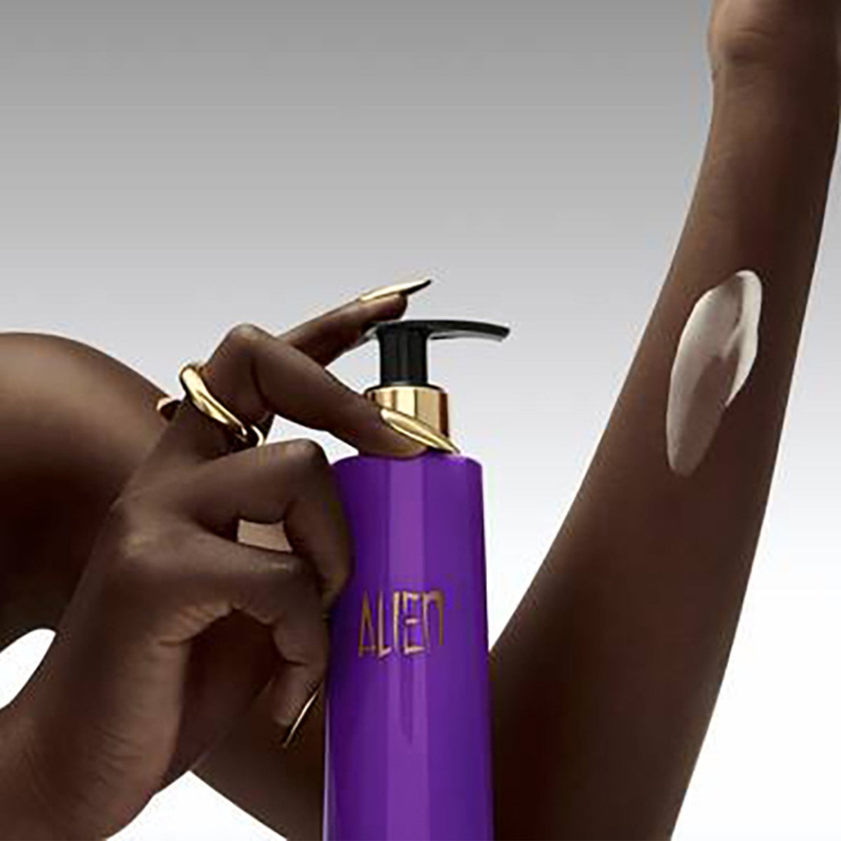Mugler Alien Body Lotion 200ml Bottle - Tophatter Daily Deals