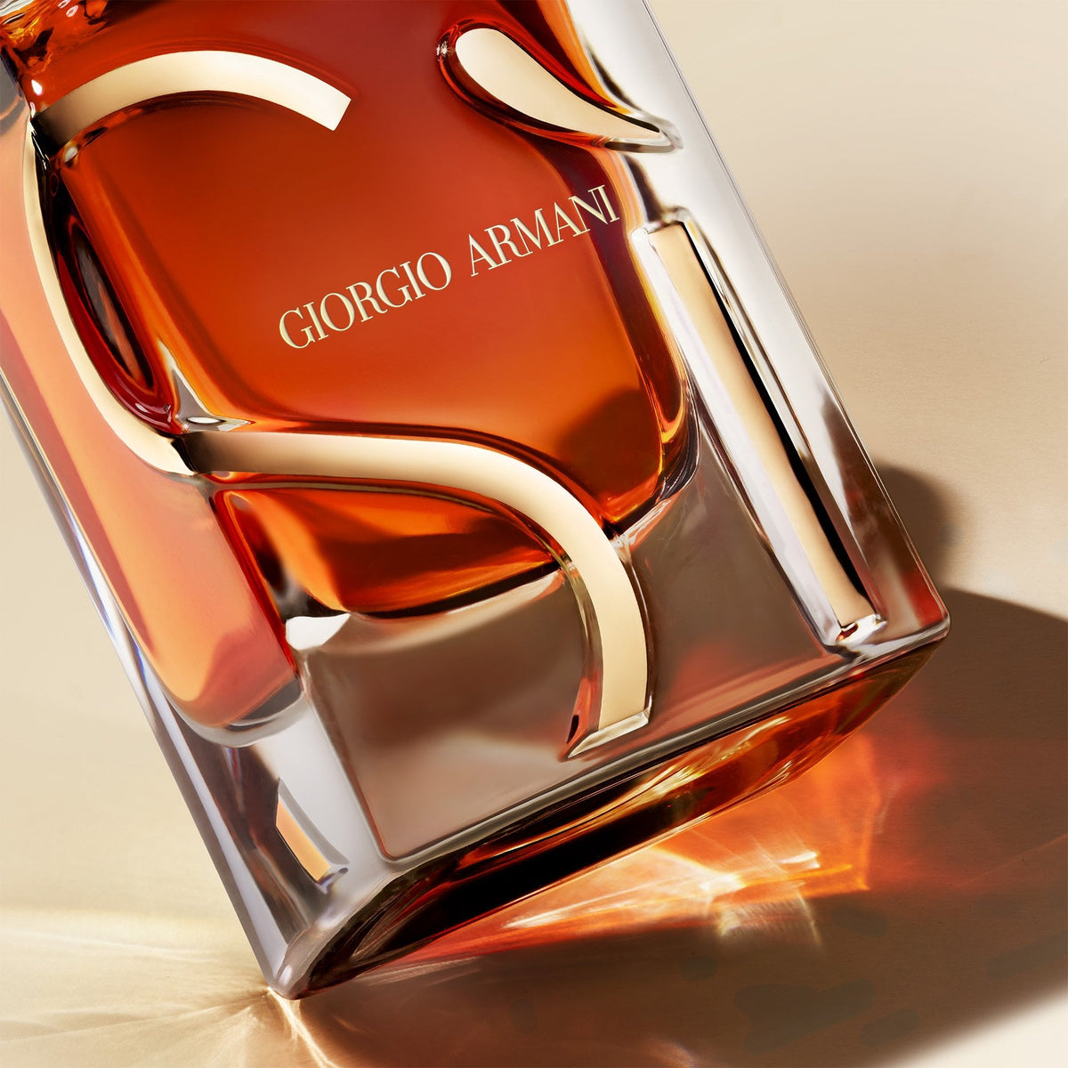 Giorgio Armani Si Parfum 50ml Spray - Tophatter Daily Deals