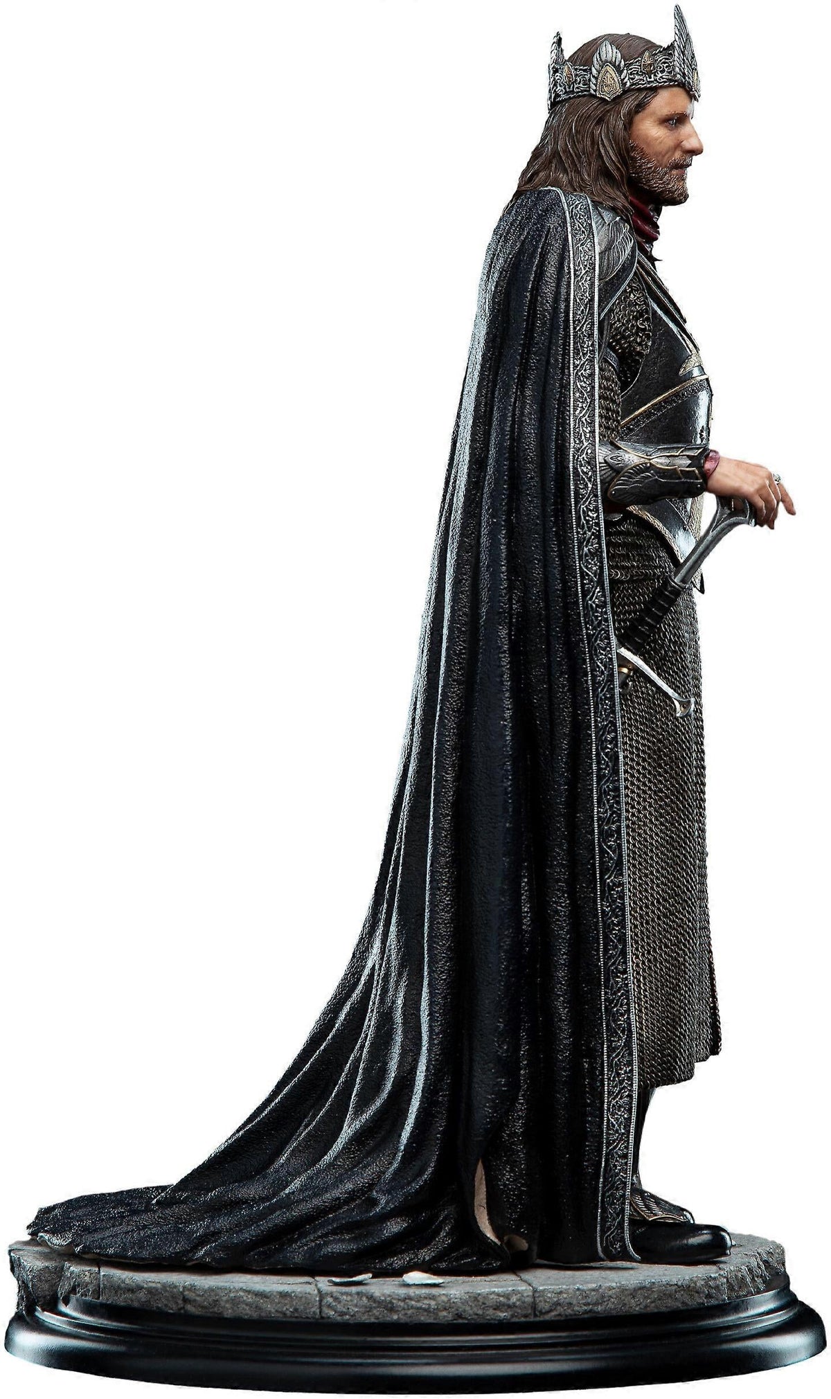 The Lord of the Rings - Official Weta Workshop King Aragorn Statue (1:6 Scale) Statue - Tophatter Daily Deals