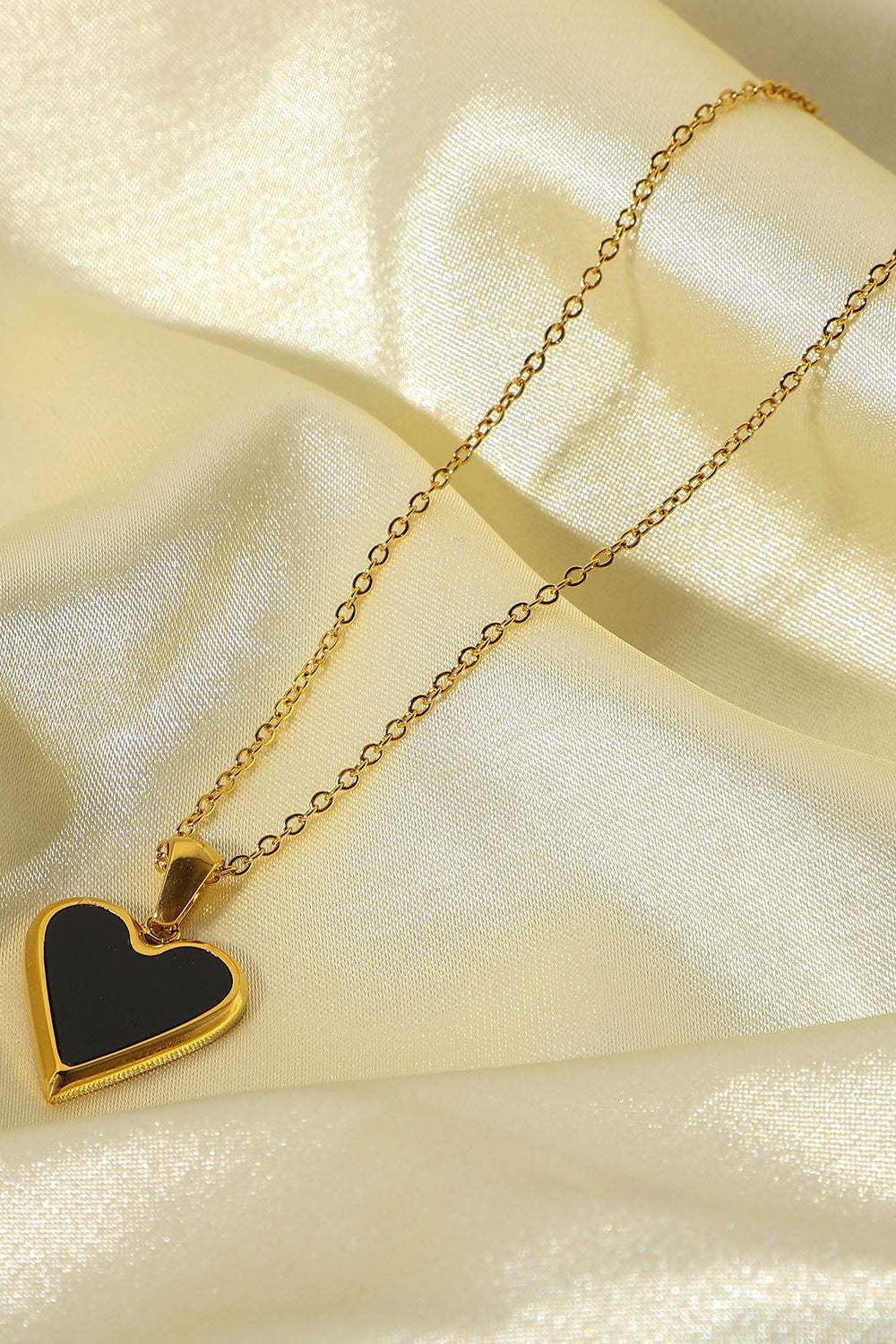 Bordered Heart Chain Necklace Black One Size Necklaces - Tophatter Daily Deals