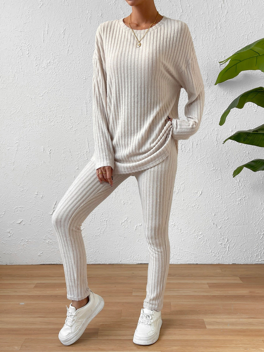 Ribbed Top and Pants Lounge Set - Tophatter Deals and Online Shopping - Electronics, Jewelry, Beauty, Health, Gadgets, Fashion - Tophatter's Discounts & Offers - tophatters