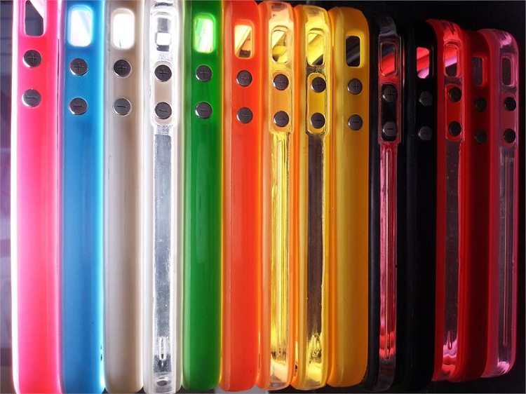 iPhone 4 and 4s Bumper cases| Color| PINK - TOPHATTER'S ARMORY DEALS Collectible Weapons - Tophatter Daily Deals