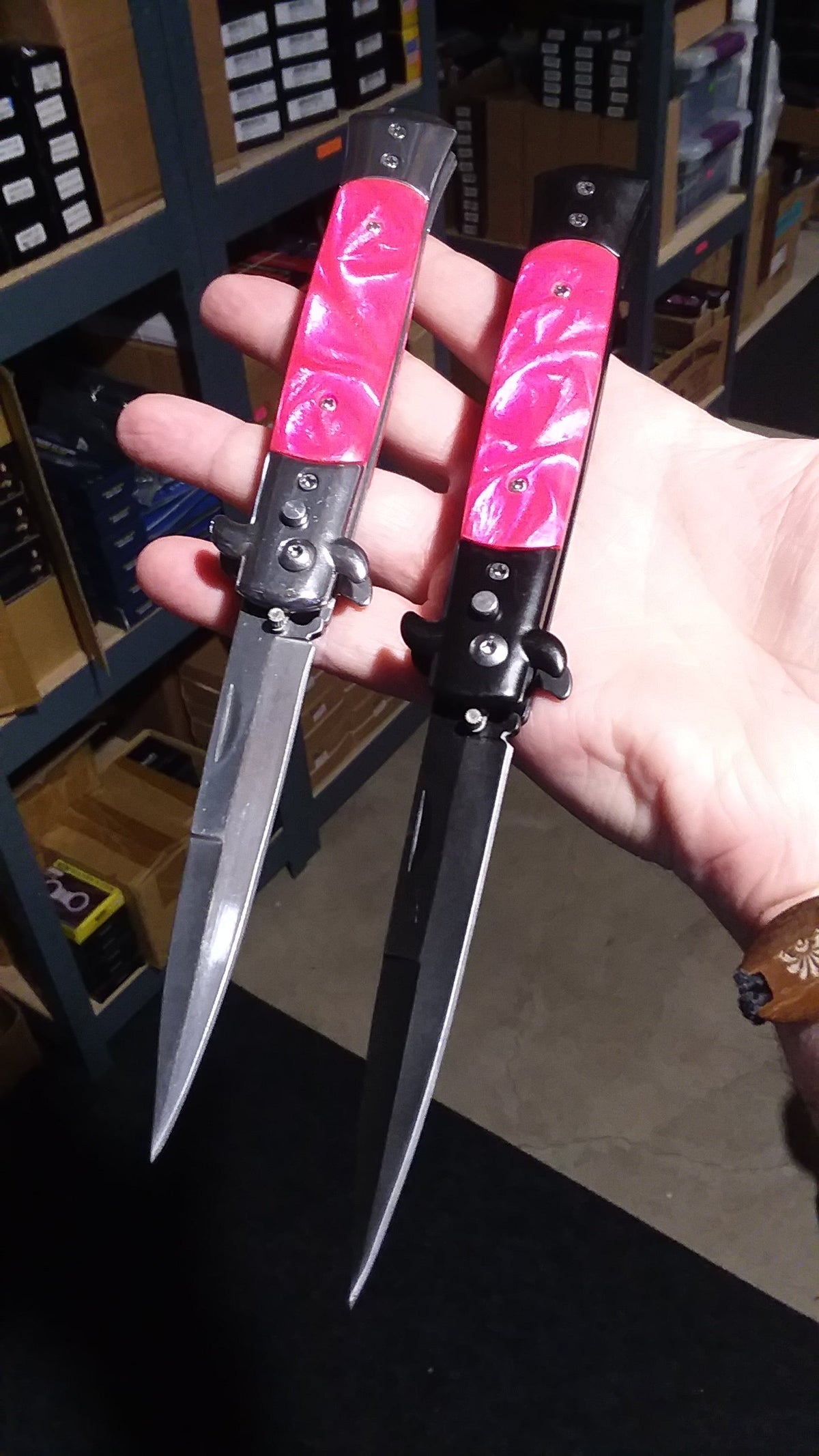 Diablo Stiletto Automatic Knife Milano Switchblade 9" - Asst. colors Knife-Auto - Tophatter Daily Deals