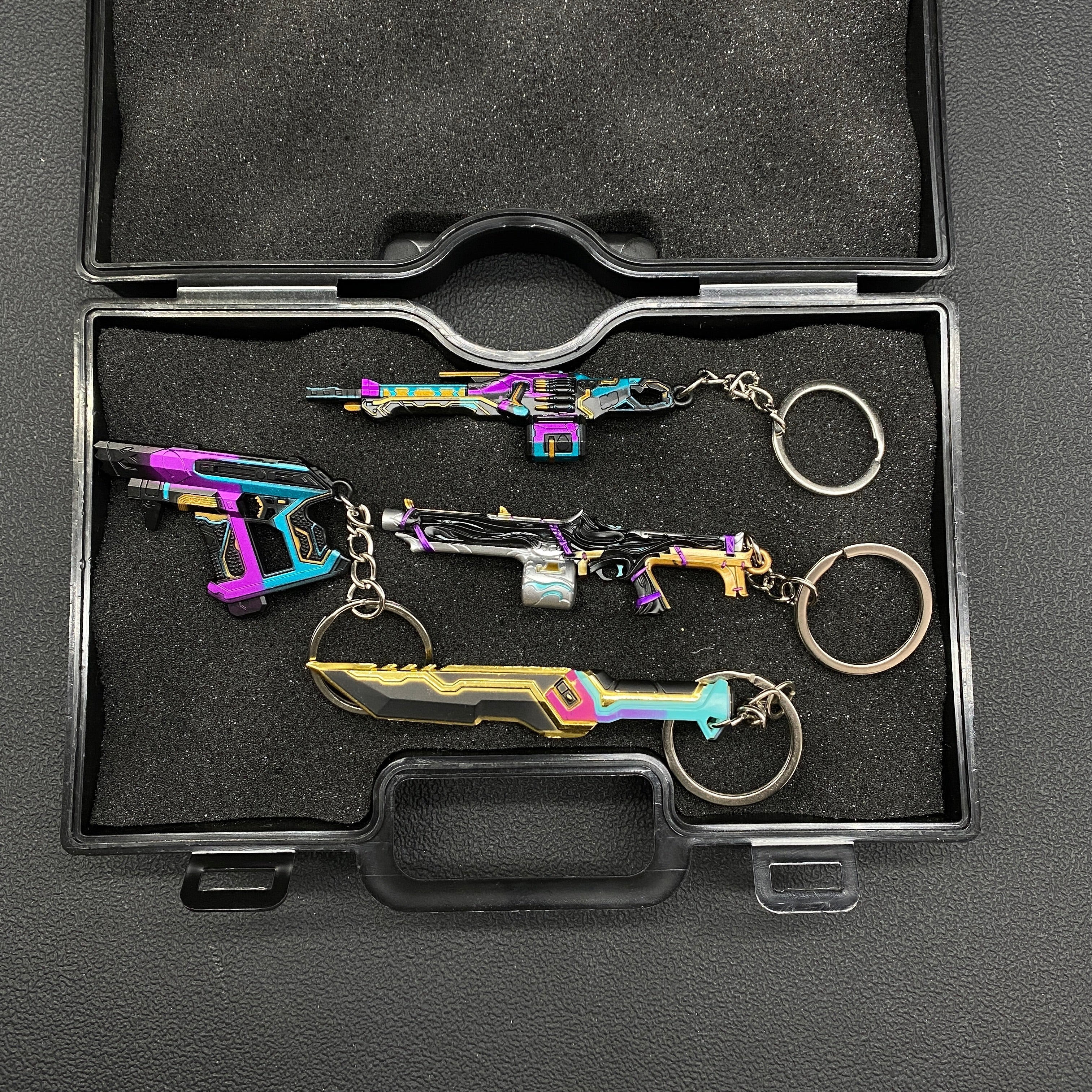 Metal Game Weapon Gun Dagger Keychain With Gift Box - Tophatter Daily Deals