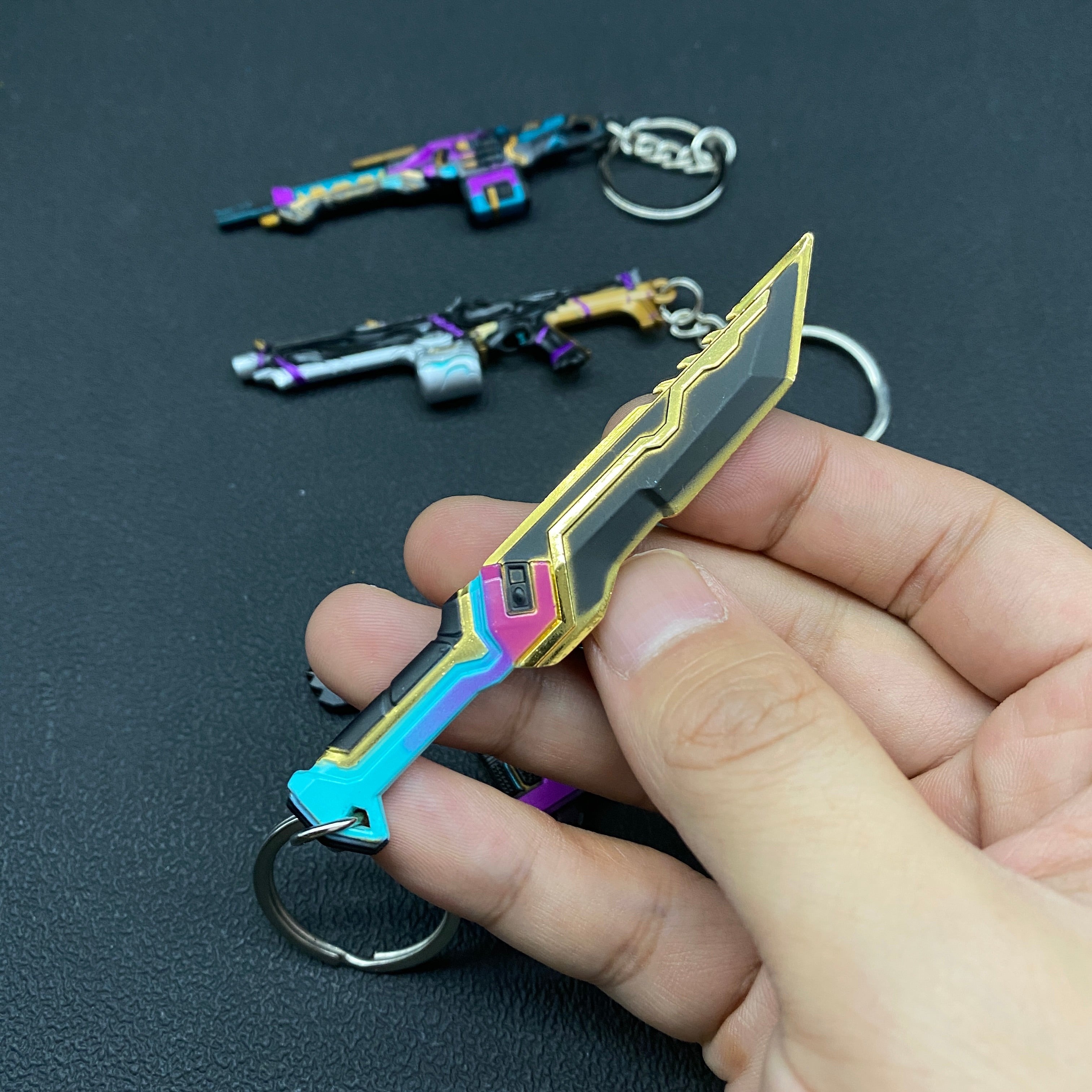 Metal Game Weapon Gun Dagger Keychain With Gift Box - Tophatter Daily Deals