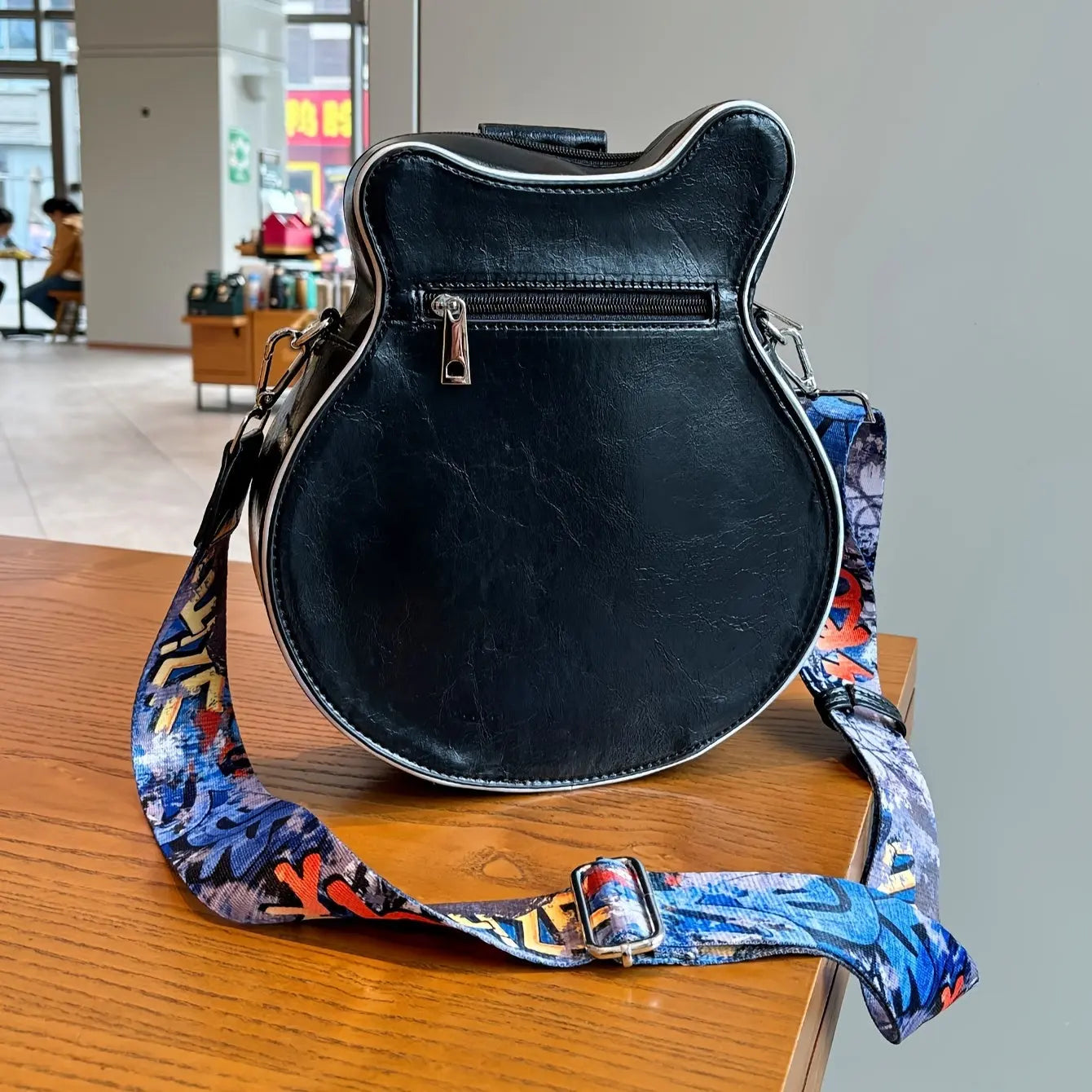 2025 Niche Guitar Shaped Y2K Style Bag, Novelty Crossbody Bag, Rivets Decor Trendy Shoulder Bag - Tophatter Daily Deals