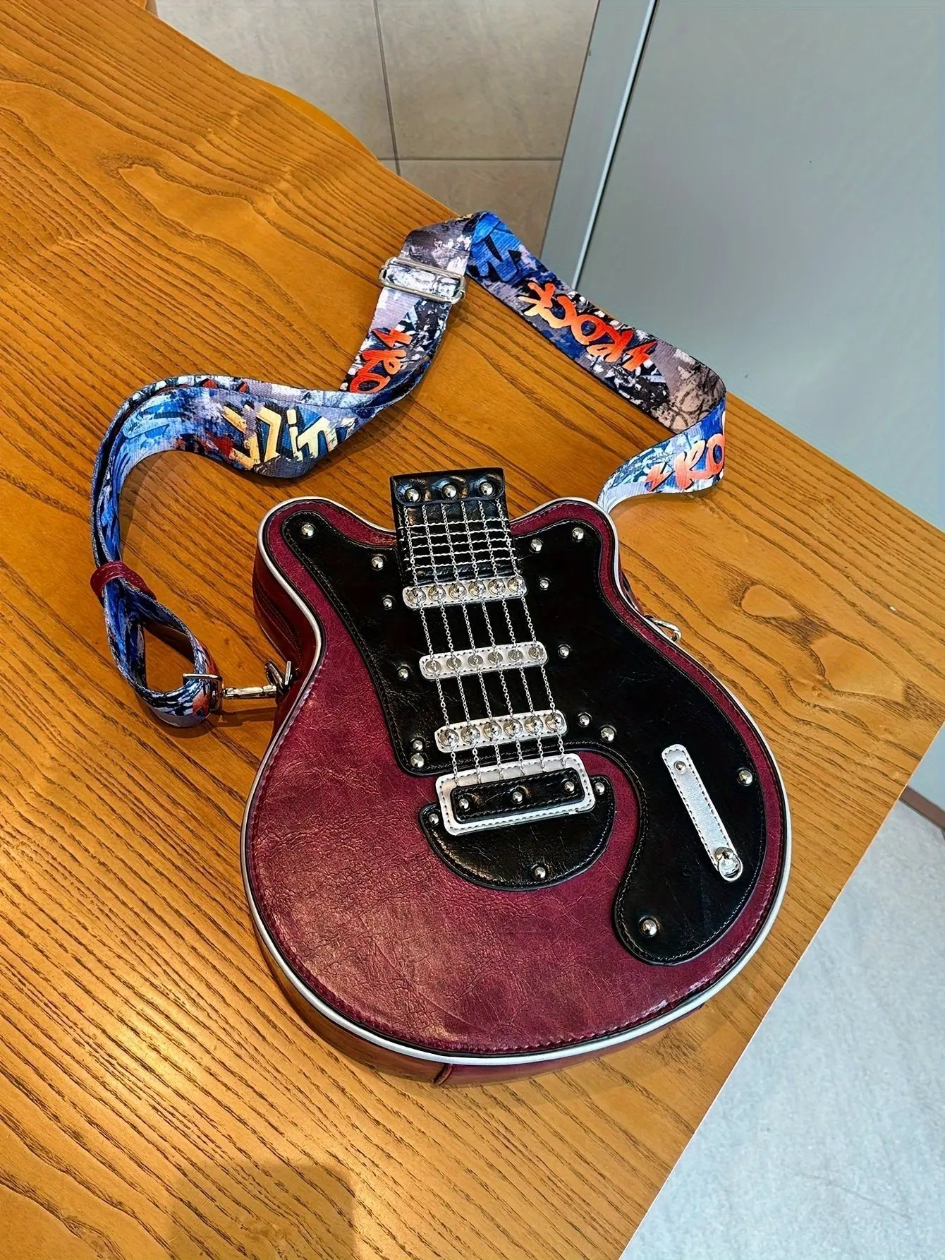 2025 Niche Guitar Shaped Y2K Style Bag, Novelty Crossbody Bag, Rivets Decor Trendy Shoulder Bag - Tophatter Daily Deals