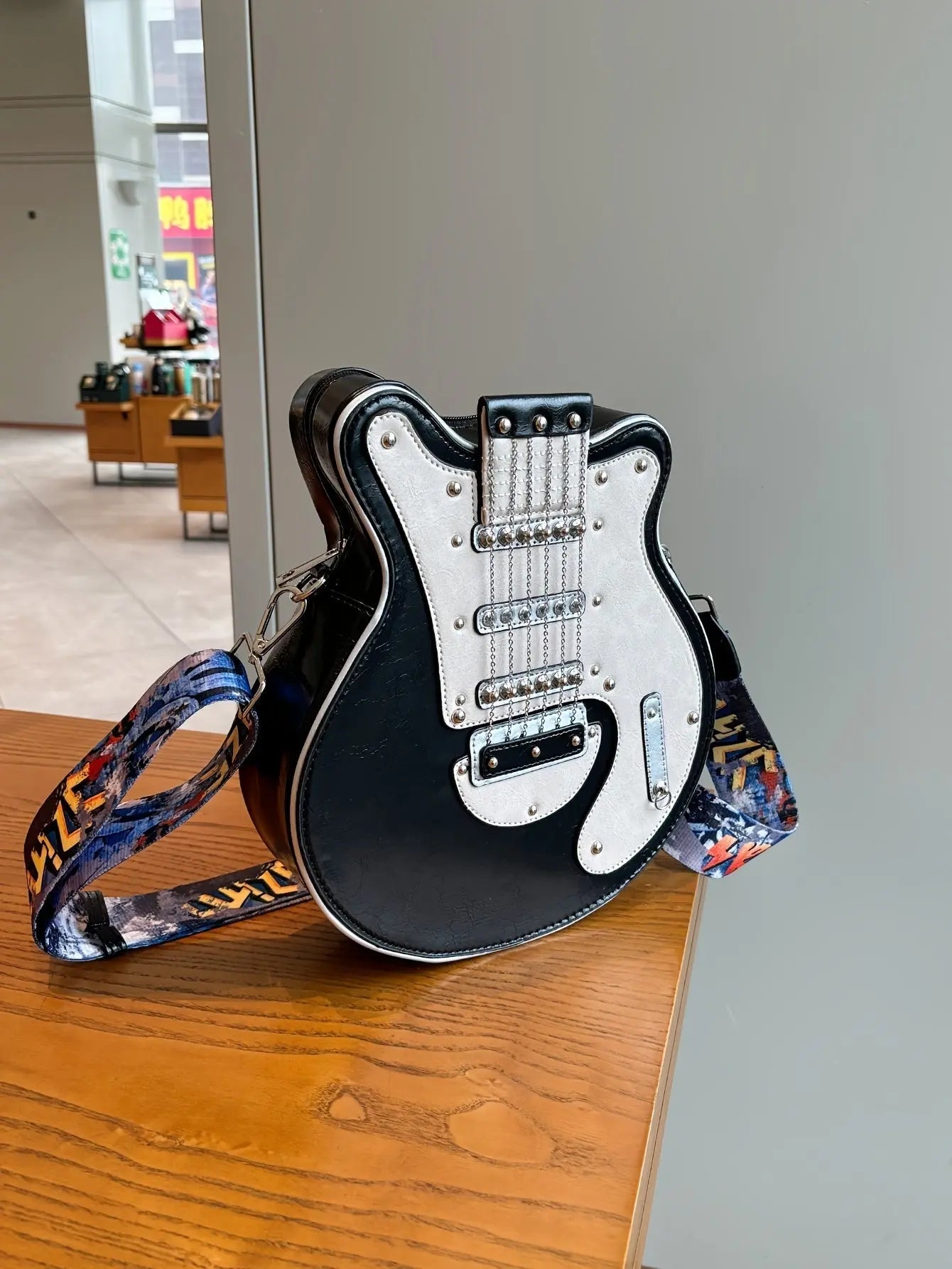2025 Niche Guitar Shaped Y2K Style Bag, Novelty Crossbody Bag, Rivets Decor Trendy Shoulder Bag - Tophatter Daily Deals