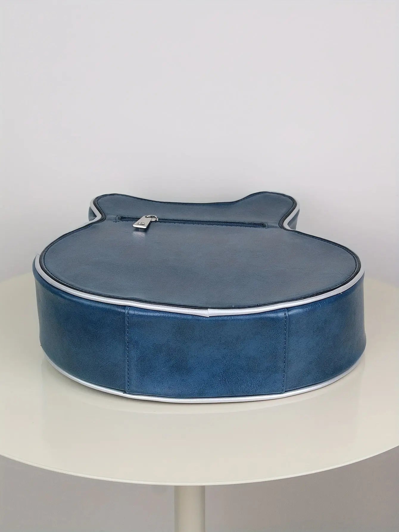 2025 Niche Guitar Shaped Y2K Style Bag, Novelty Crossbody Bag, Rivets Decor Trendy Shoulder Bag - Tophatter Daily Deals