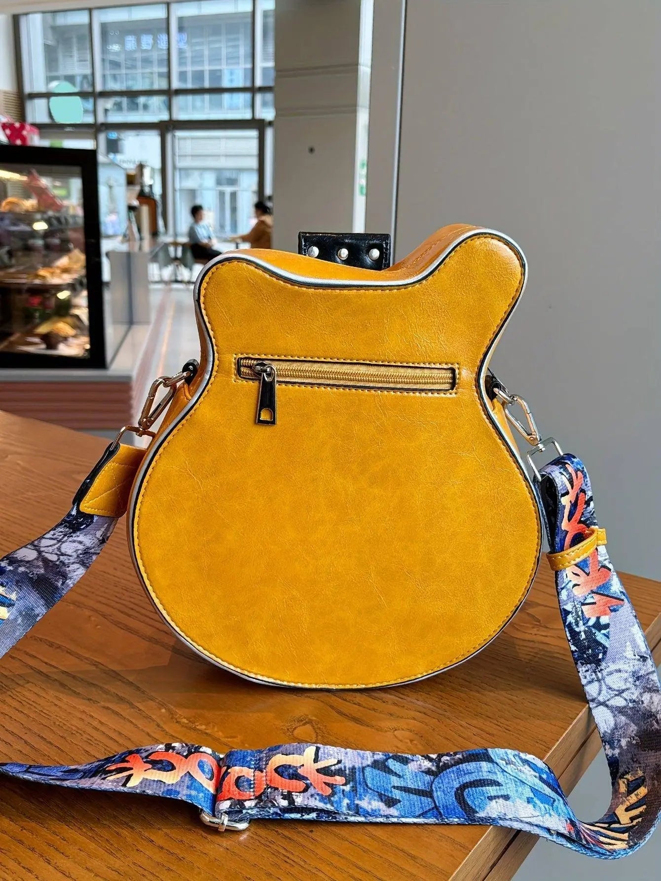 2025 Niche Guitar Shaped Y2K Style Bag, Novelty Crossbody Bag, Rivets Decor Trendy Shoulder Bag - Tophatter Daily Deals